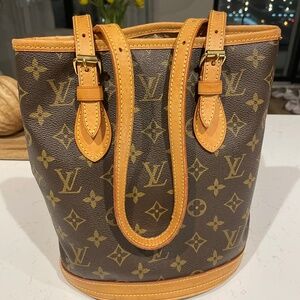 Authentic Louis Vuitton medium bucket